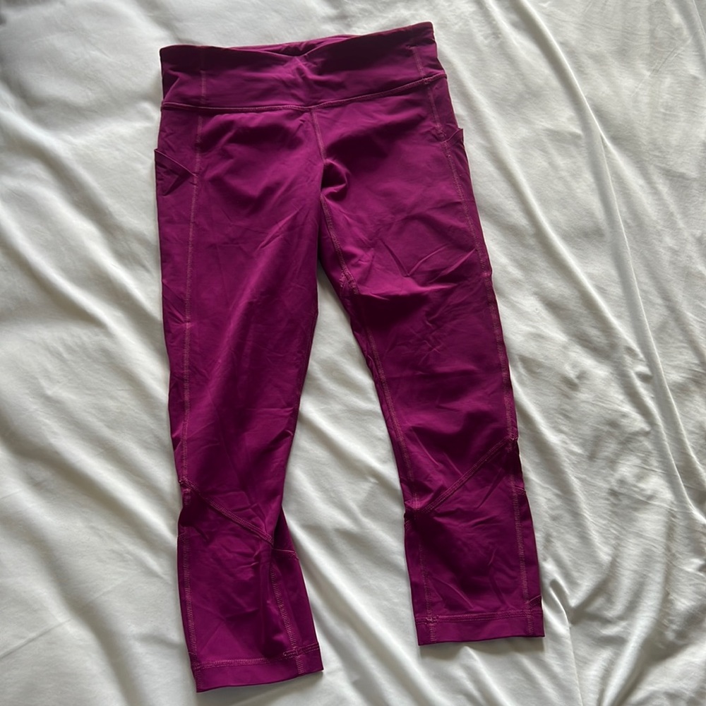 LULULEMON CROP LEGGINGS